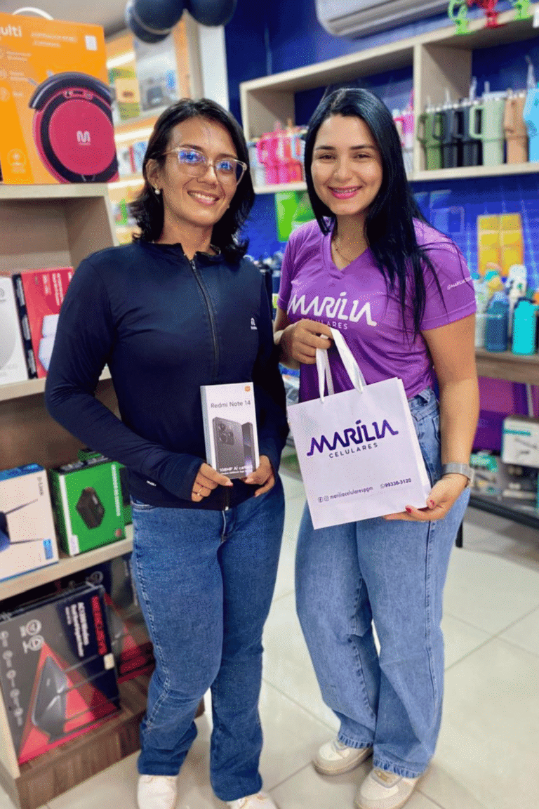 marilia-celulares-paragominas-cliente-recebendo-celular (22)